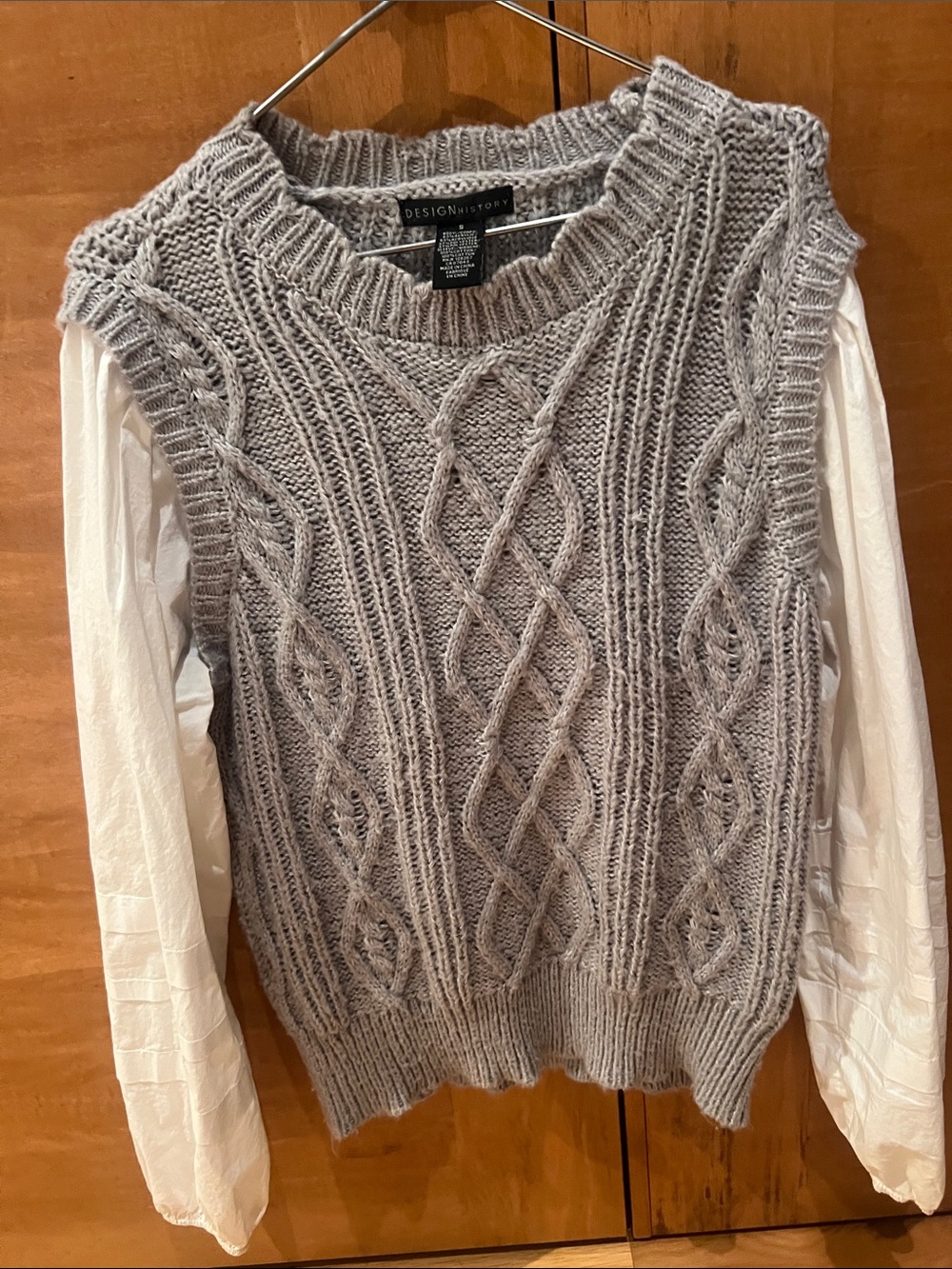 Design History Gray Cable Knit Sleeveless V-Neck Sweater Vest